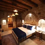 Hotel Cave 5*