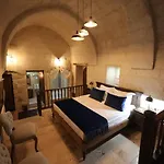 Hotel Cave 5*