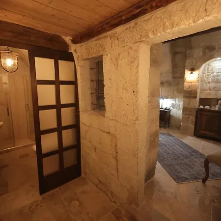 Hotel Cave 5*