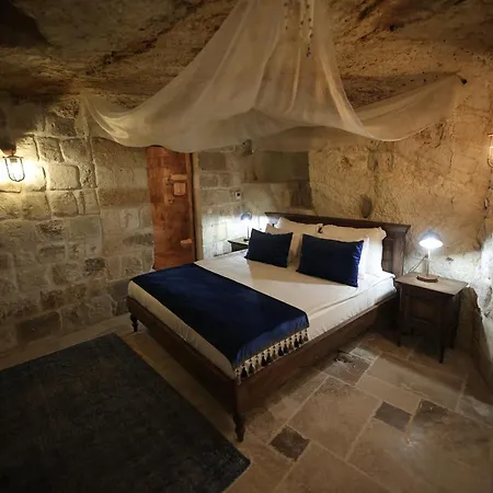 Hotel Cave