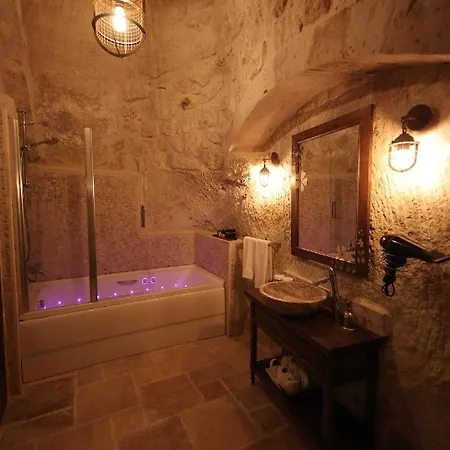 Hotel Cave 5*