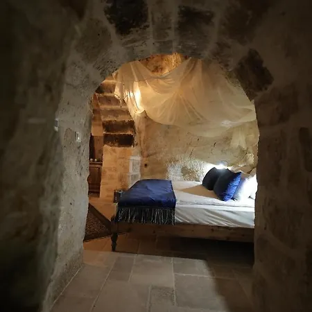 Hotel Cave 5*