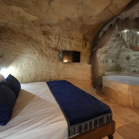 Hotel Cave 5*