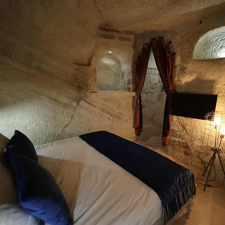 Hotel Cave 5*