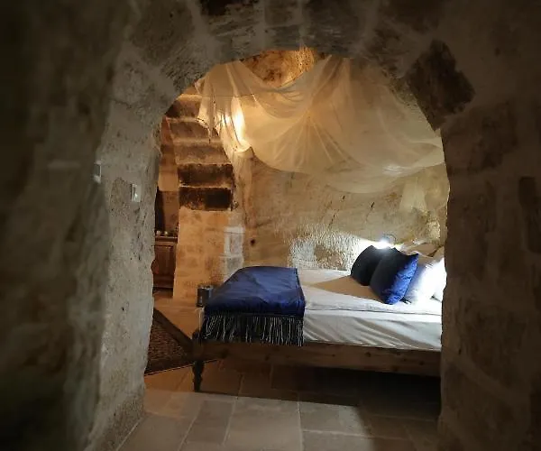 Hotel Cave 5*
