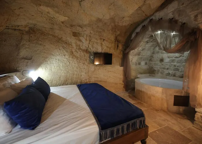 Hotel Cave 5*